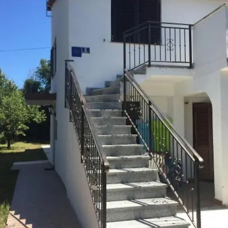 Matea In Finida 1km From The Poreč