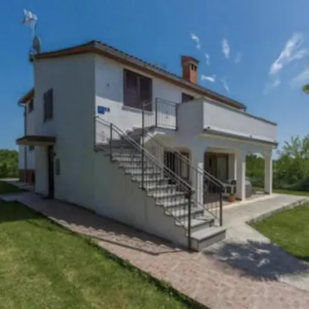 Guest house Matea In Finida 1km From The