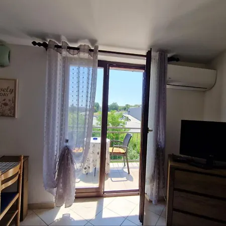 Guest house Matea In Finida 1km From The *